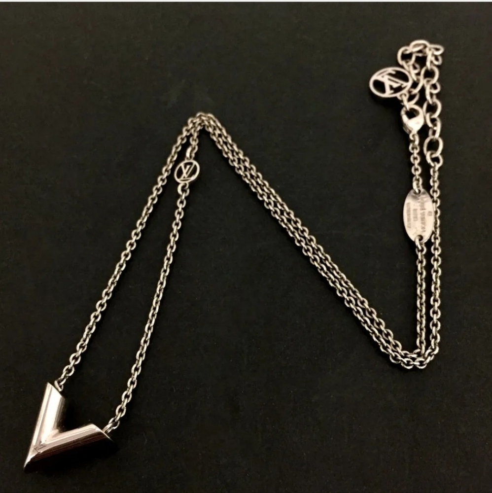 Louis Vuitton Silver Necklace